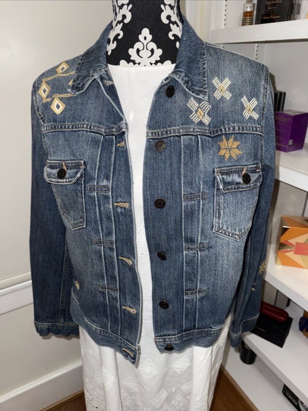 CHAPS Denim Jacket Embroidered Aztec SOUTHWESTERN Blue Trucker Women's M $99